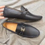 Giày lười Louis Vuitton Hockenheim Moccasin da epi màu đen