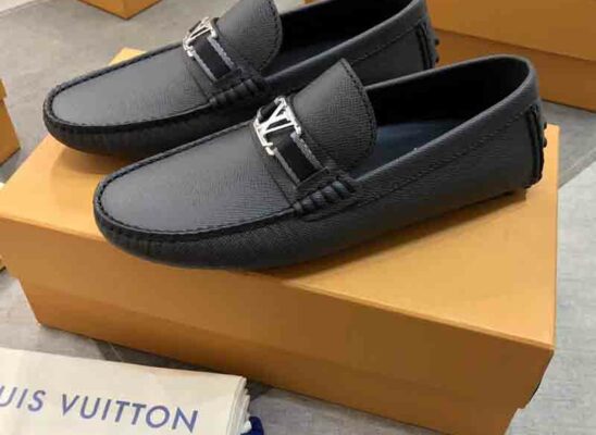 Giày lười Louis Vuitton Hockenheim Moccasin da Taiga màu đen