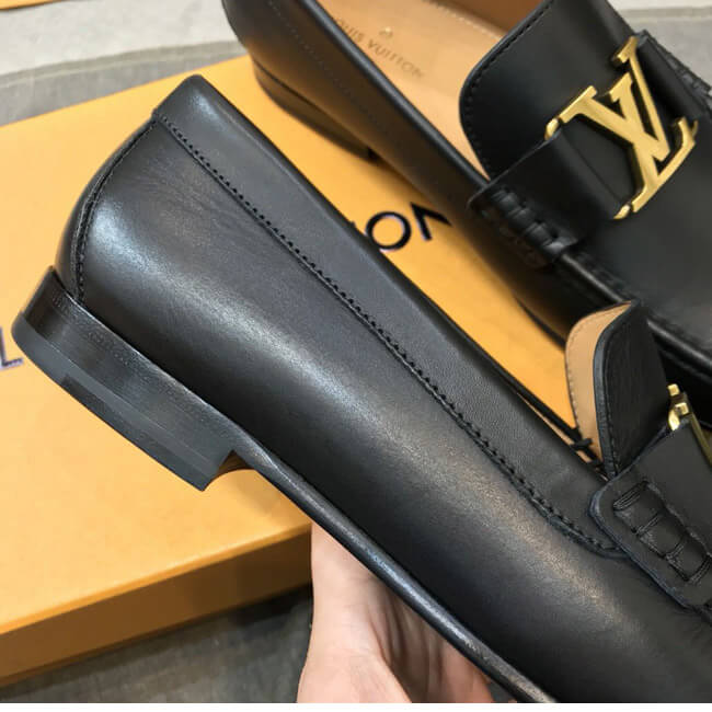 Giày lười Louis Vuitton Montaigne Loafer khóa màu vàng