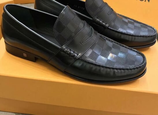 Giày lười Louis Vuitton Graduation Loafer caro chìm màu đen