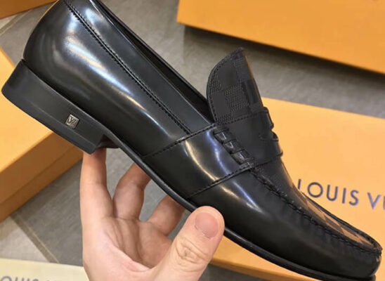 Giày lười Louis Vuitton Graduation Loafer caro chìm màu đen