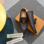 Giày lười Louis Vuitton Hockenheim Moccasin Caro màu nâu siêu cấp