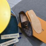 Giày lười Louis Vuitton Hockenheim Moccasin Caro màu nâu siêu cấp