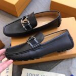 Giày lười Louis Vuitton Hockenheim Moccasin khóa màu trắng