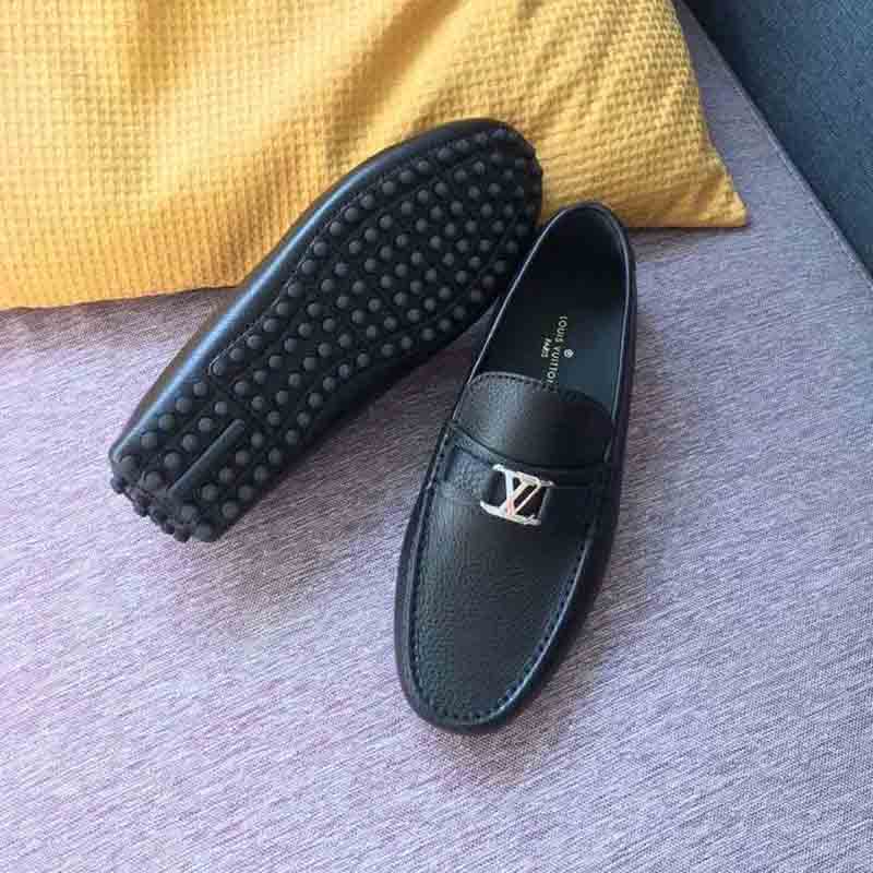 Giày lười Louis Vuitton Hockenheim Moccasin khóa nhỏ màu trắng