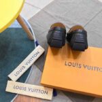 Giày lười Louis Vuitton Monte Carlo Moccasin khóa màu vàng