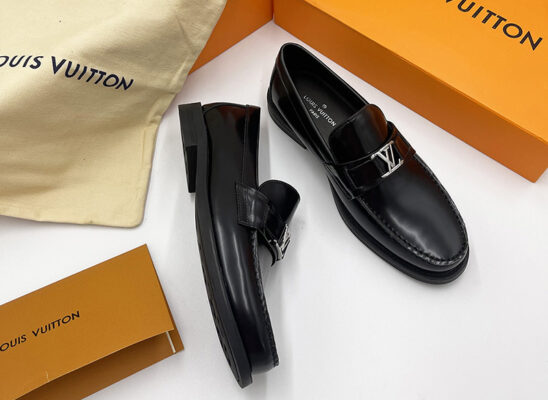 Giày lười Louis Vuitton like au Loafer Major da bóng đế cao su màu đen