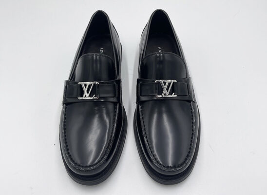 Giày lười Louis Vuitton like au Loafer Major da bóng đế cao su màu đen