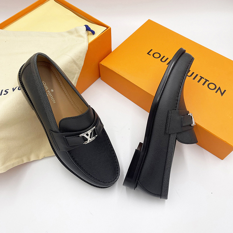 Giày lười Louis Vuitton like au Loafer Major da taiga khóa logo nhỏ