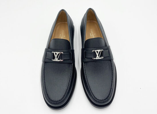 Giày lười Louis Vuitton like au Loafer Major da taiga khóa logo nhỏ