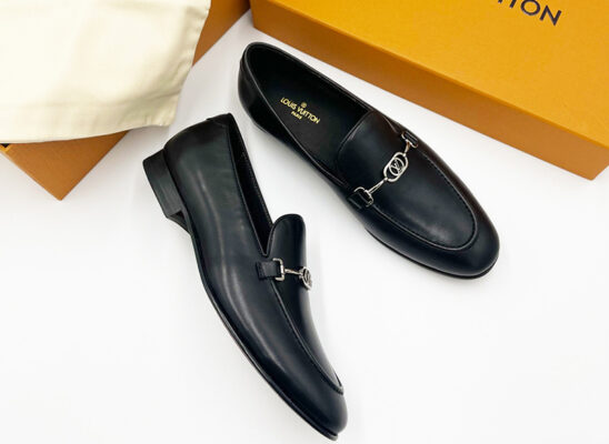 Giày lười Louis Vuitton like au Lv Club Loafer da trơn màu đen