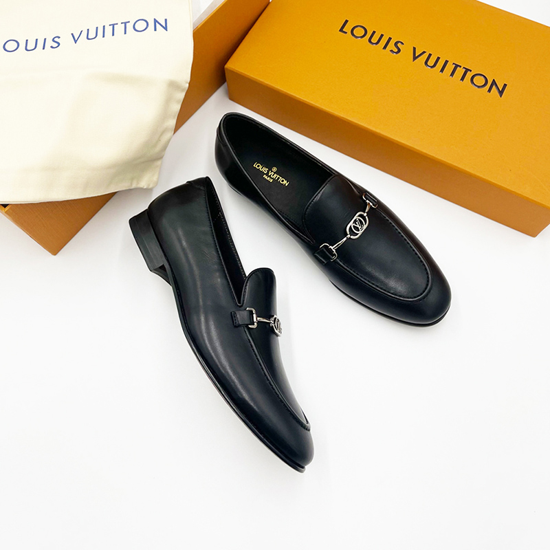 Giày lười Louis Vuitton like au Lv Club Loafer da trơn màu đen 