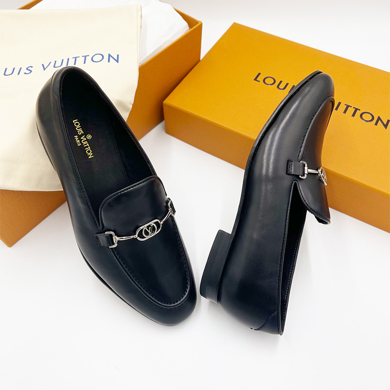 Giày lười Louis Vuitton like au Lv Club Loafer da trơn màu đen 