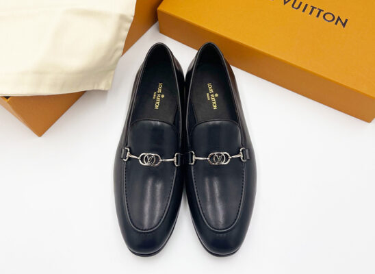 Giày lười Louis Vuitton like au Lv Club Loafer da trơn màu đen