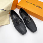 Giày lười Louis Vuitton like au Montaigne Loafer da trơn khóa đen trắng